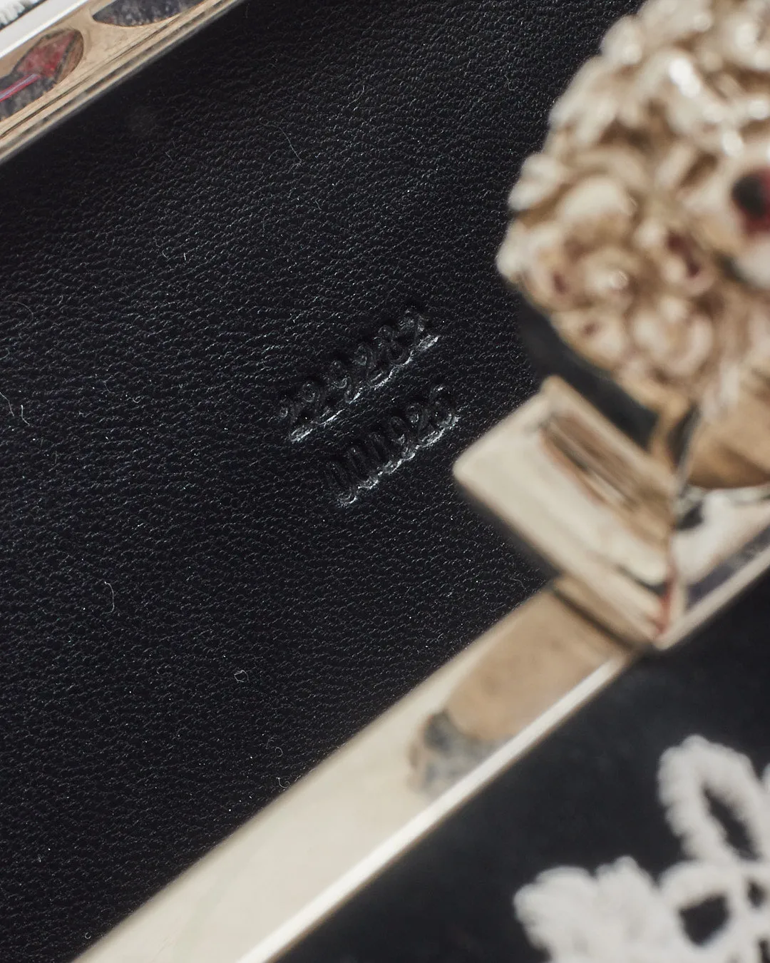 Alexander McQueen White/Black Lace Skull Knuckle Clutch