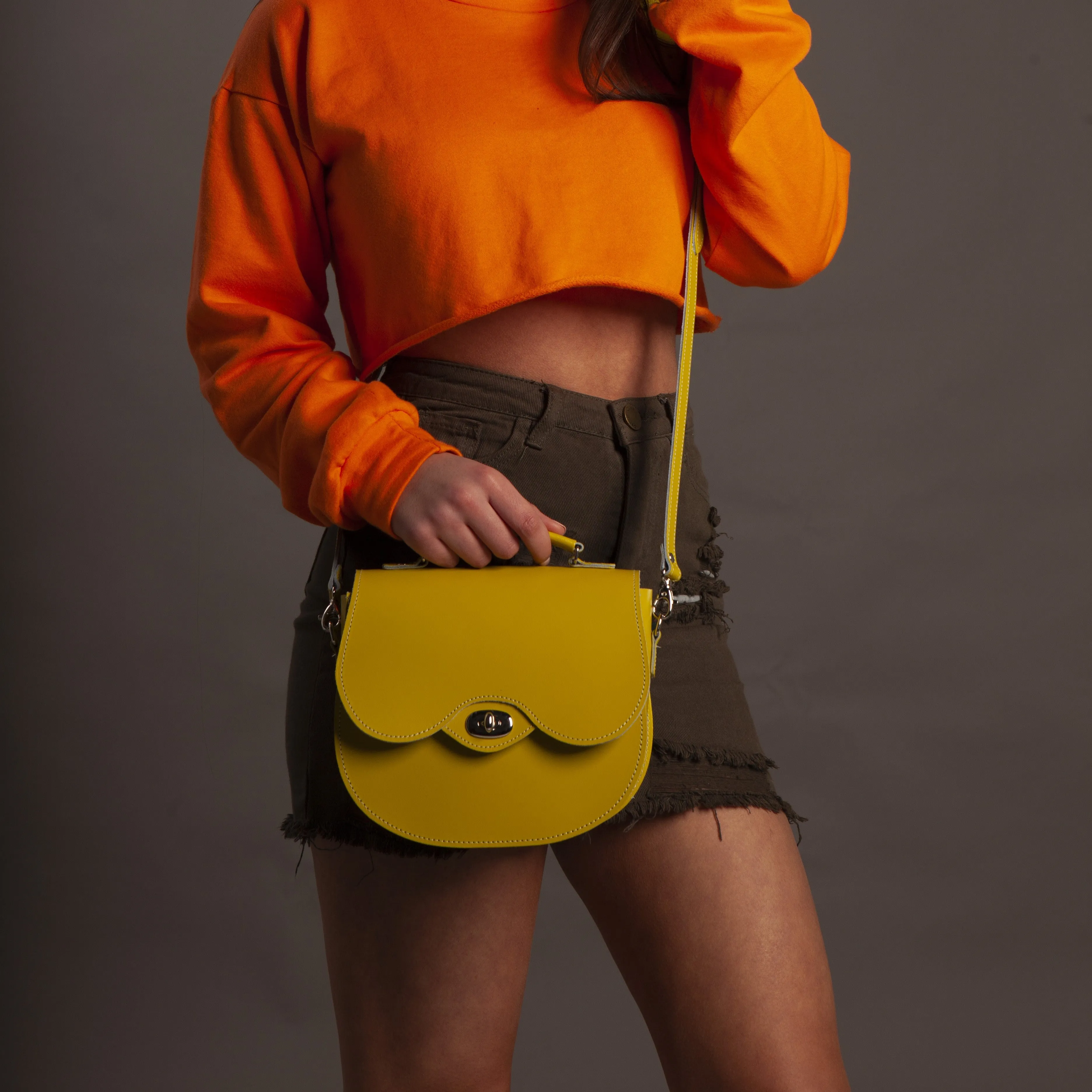 Handmade Leather Twist Lock Saddle Bag - Borneo