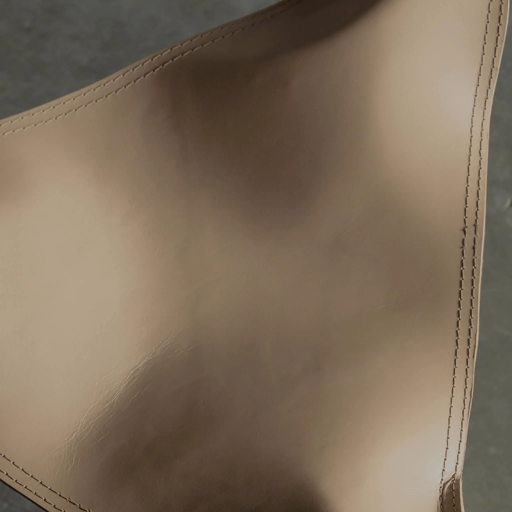 MALAND CONTEMPO SLING ARMCHAIR  |  LIGHT TAUPE LEATHER