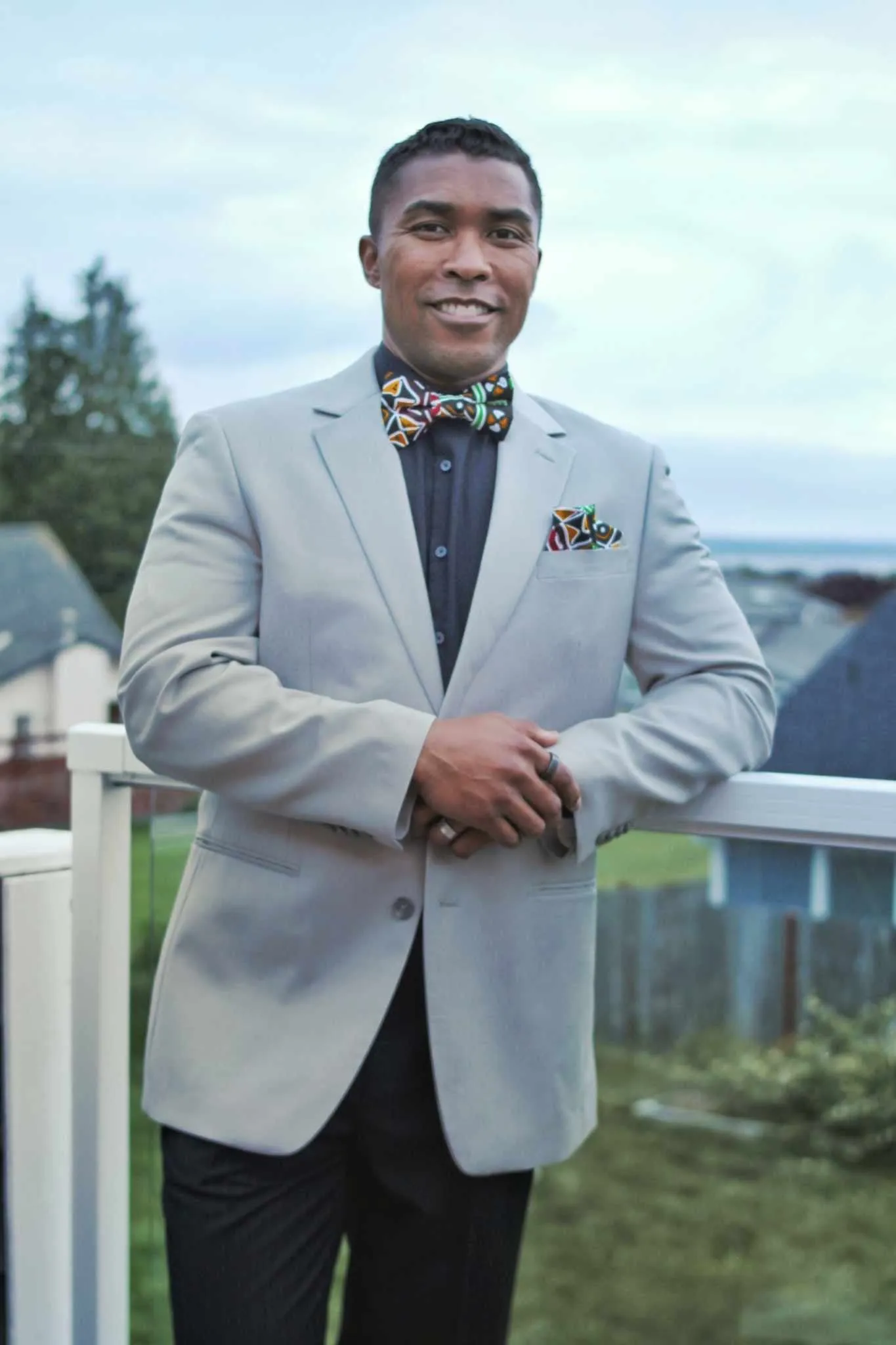 Reggae Roots Bow Tie with Pocket Square