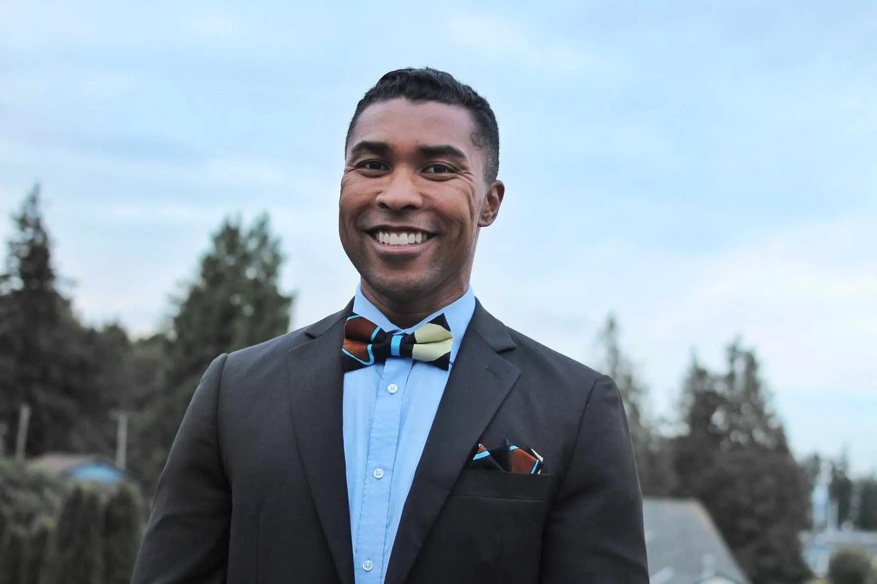 Reggae Roots Bow Tie with Pocket Square
