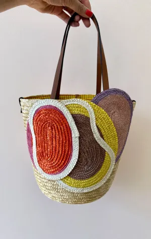 Straw bag with appliqu disc