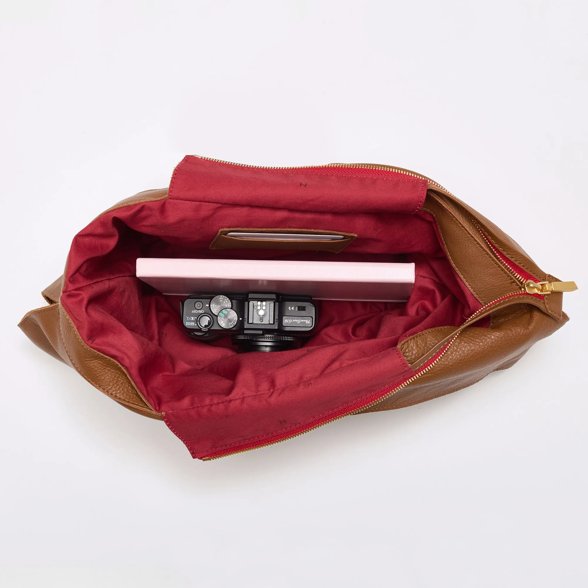 Tom Zip | Mahogany Pebble/Brushed Gold Red Zip